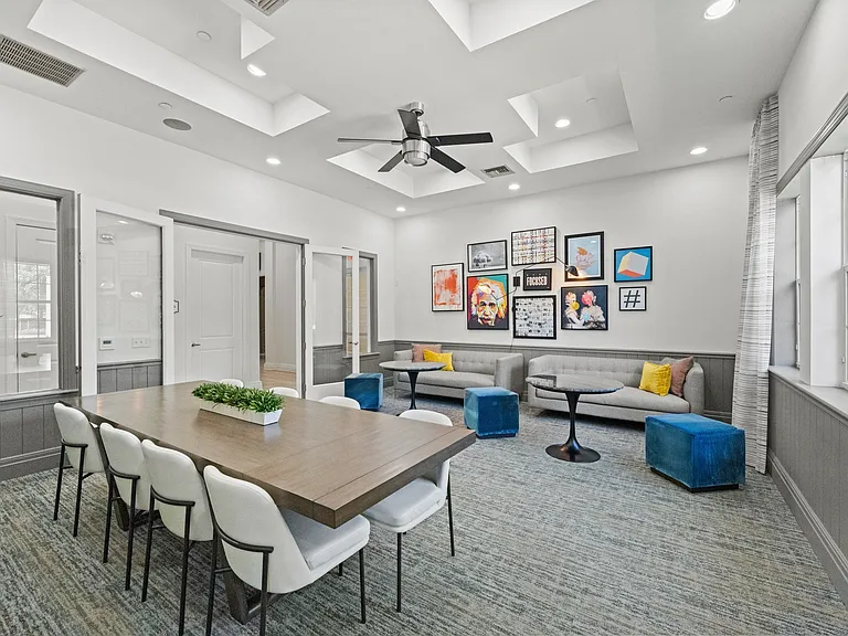 Cumberland Park Apartments — Photo 16