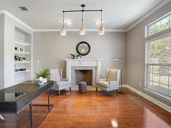 4th image of 710 Timarron