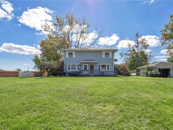 3208 Pleasant Dr, Barberton, OH 44203