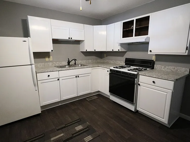 1403 E Lincoln Ave #2 — Photo 2