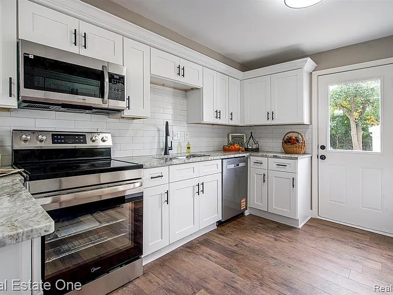 51275 Seven Mile Rd — Photo 7