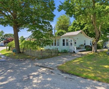 286 Namquid Dr, Warwick, RI, 02888