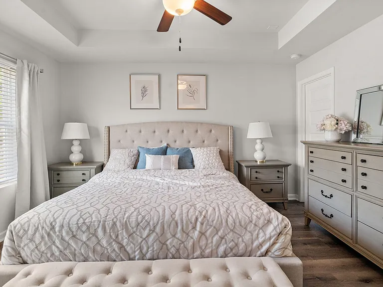 1015 Harden Dr NW — Photo 3