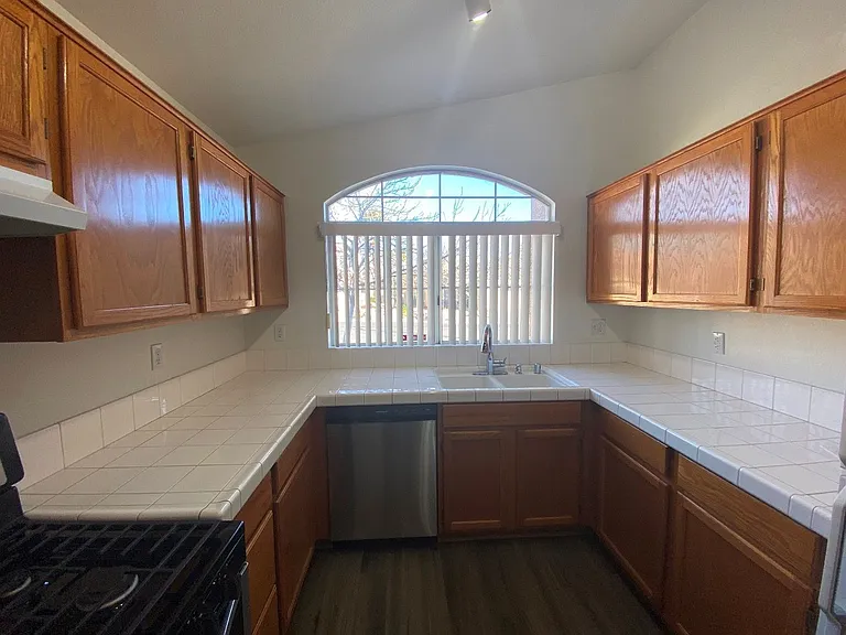 8029 Sierra Largo Dr — Photo 9