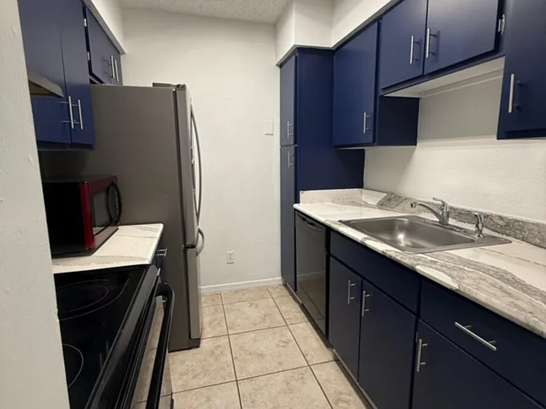 355 Wymore Rd #202 — Photo 3