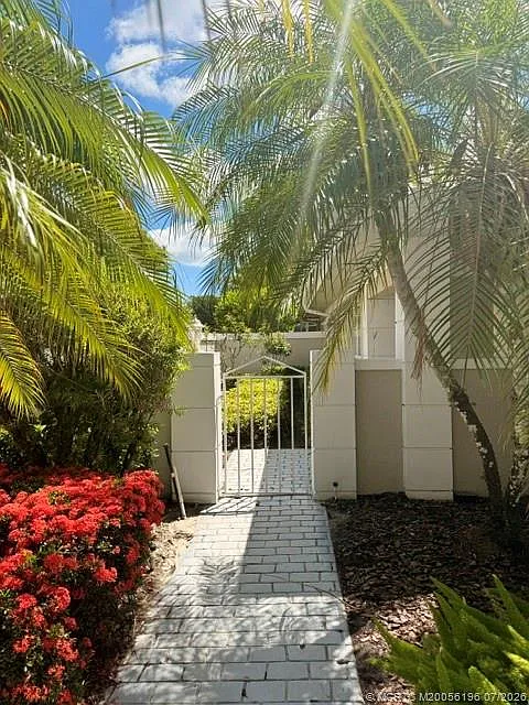 2 bed, 2.0 bath, 1804 sqft, $3,750 — Photo 3