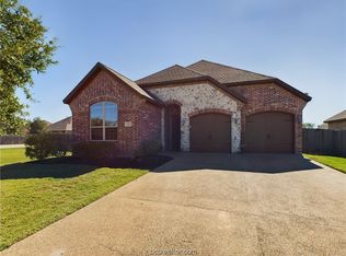 2942 Ambrose Dr, Bryan, TX 77808