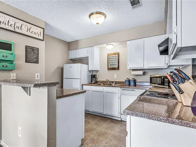 400 Fall Cir #C — Photo 12