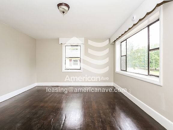 46905_005_living_room_13703625.jpg