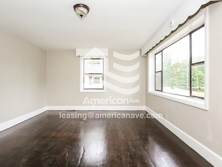 46905_005_living_room_13703625.jpg