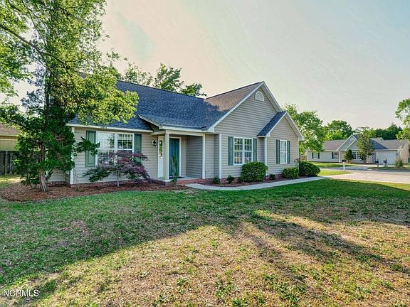 3rd image of 7014 Daybreak Ln