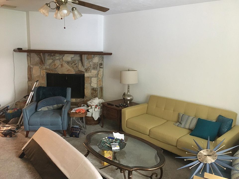 2nd image of 4044A Brewster Rd