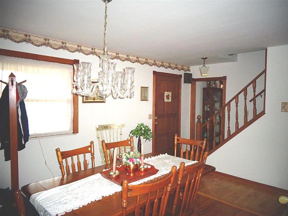 3rd image of 12 Lexington Dr