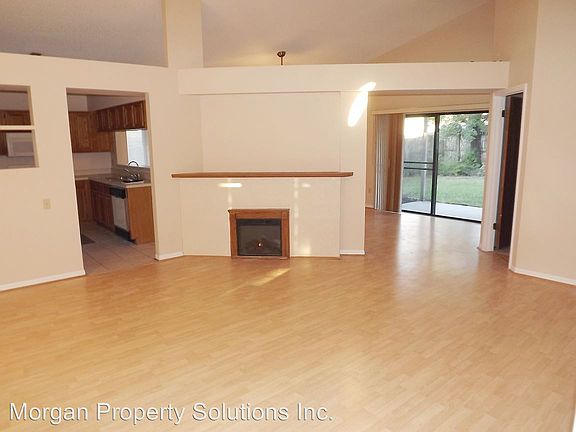 4th image of 125 River Chase Dr