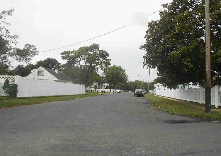 2nd image of 31 Emerald Ln N