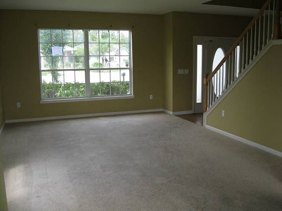 5th image of 428 Queen Anne Ct