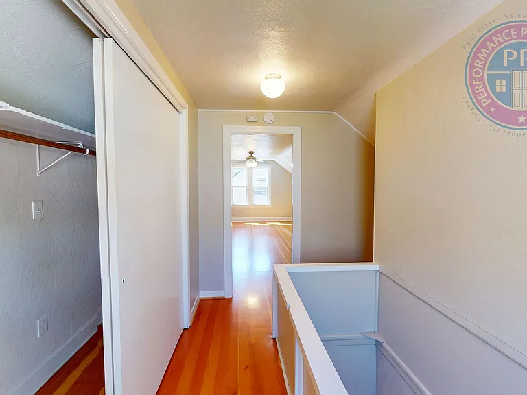 2605 NE 9th Ave — Photo 21