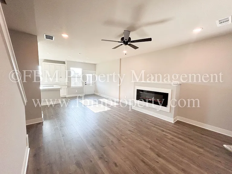 933 Cooksey Ct #B — Photo 12