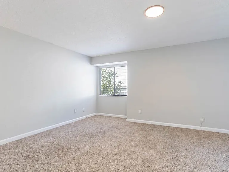 The Onyx Hoover Apartments — Photo 64