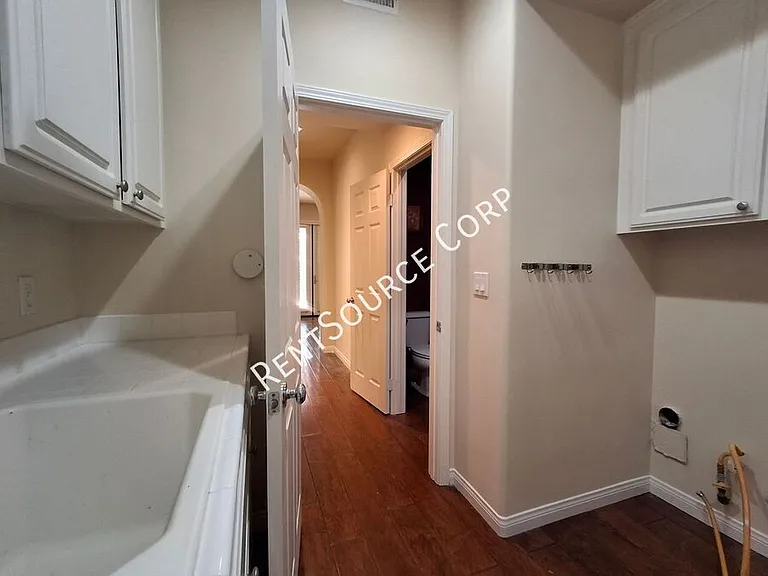 24310 Las Palmas St — Photo 14
