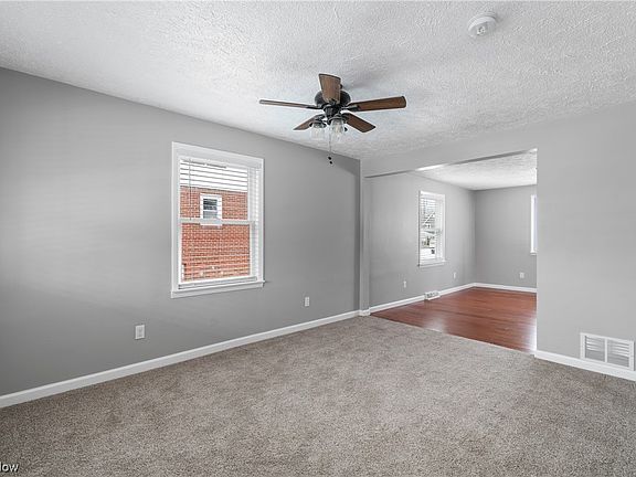 3rd image of 411 Dickson St