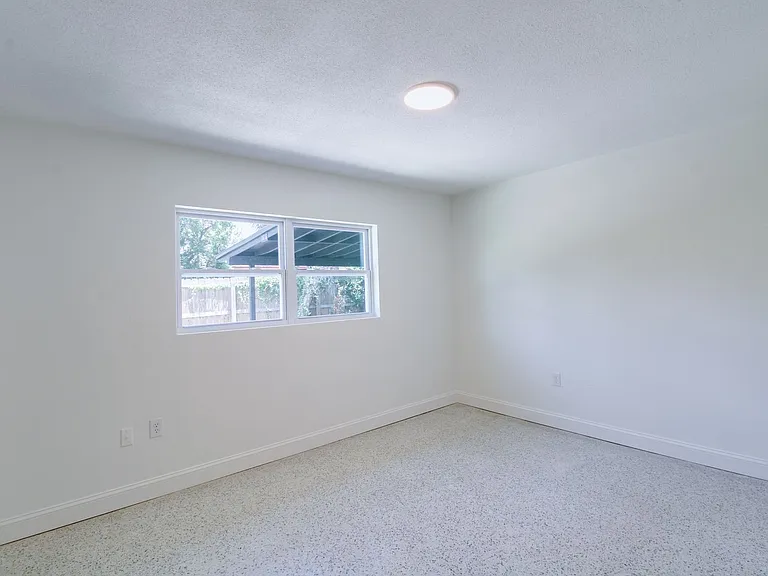 1618 Indiana Ave — Photo 9