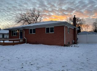 704 S Cass Lake Rd, Waterford, MI