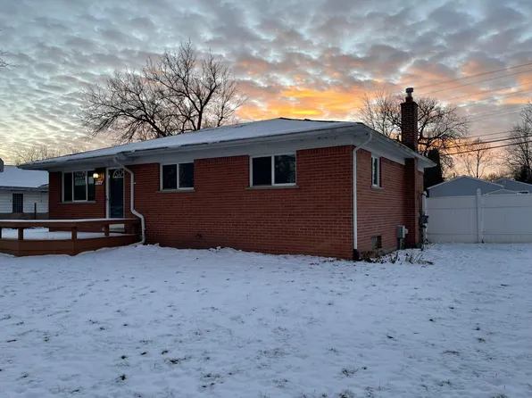 704 S Cass Lake Rd, Waterford, MI 48328