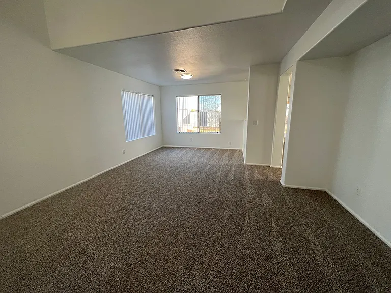 20401 N 37th Ave — Photo 25