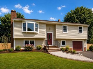 128 Evergreen Dr, Swansea, MA 02777