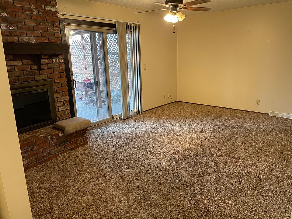 1st image of 1227 N Richmond Cir