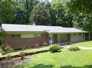 911 Hawthorne Dr, Lenoir, NC 28645