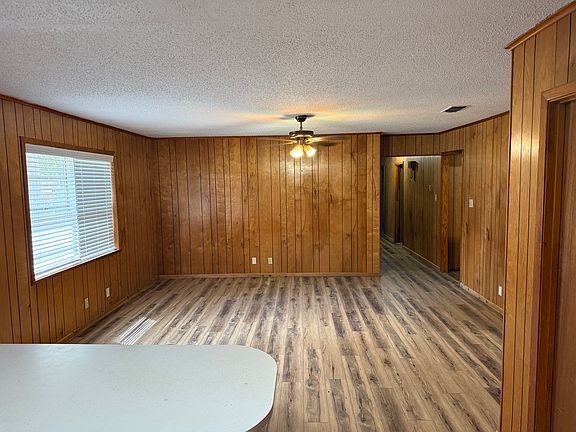 5th image of 606 N White Oak Rd