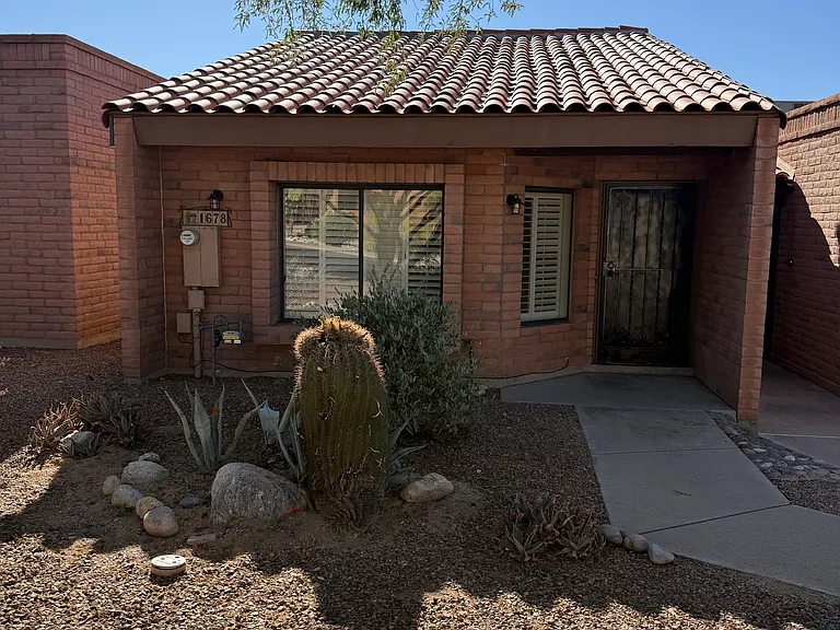 1678 W Dalehaven Cir — Photo 1