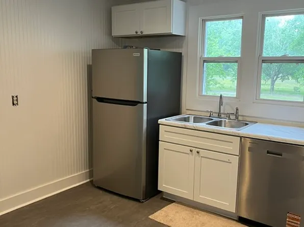 5653 Shaw Hwy, Rocky Point, NC 28457