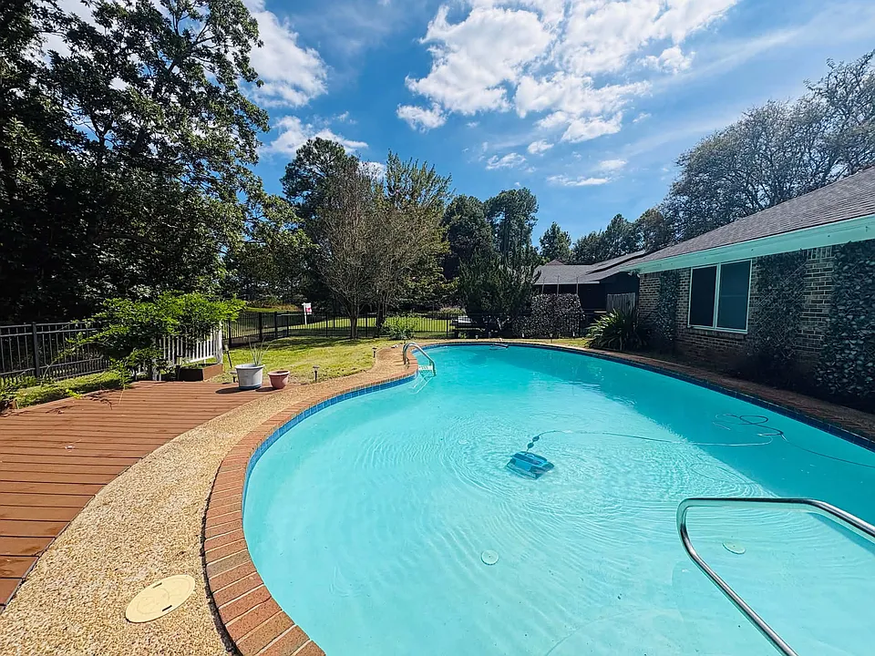 23 Arapaho Dr