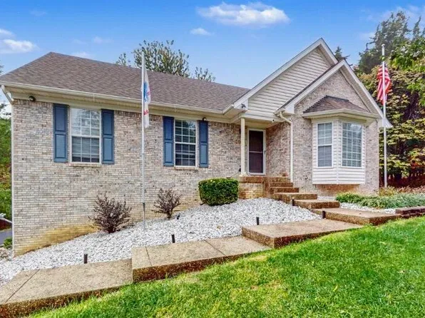 3002 Log Cabin Ct, Crestwood, KY 40014