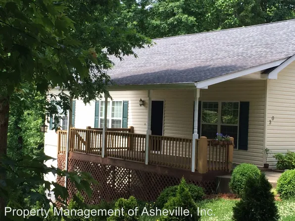 30 Forest Ridge Dr, Asheville, NC 28806