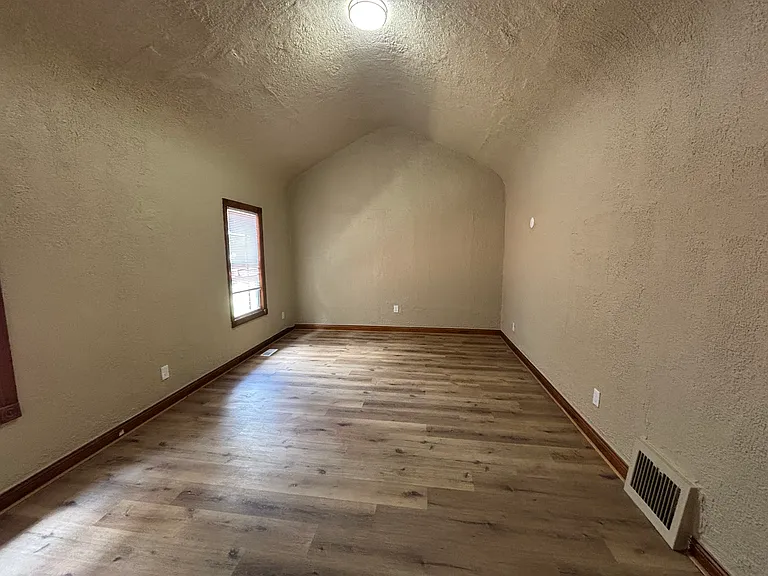 346 Richard Gordon Hatcher Blvd — Photo 6
