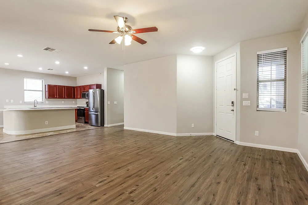 4 bed, 2.0 bath, 1901 sqft, $3,110 — Photo 3