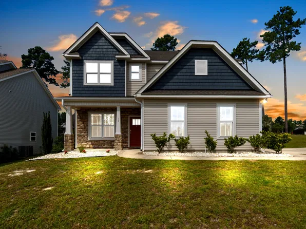 14 Wildlife Bridge Ct, Spring Lake, NC 28390
