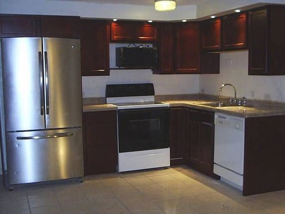 new kitchen w dishwasher