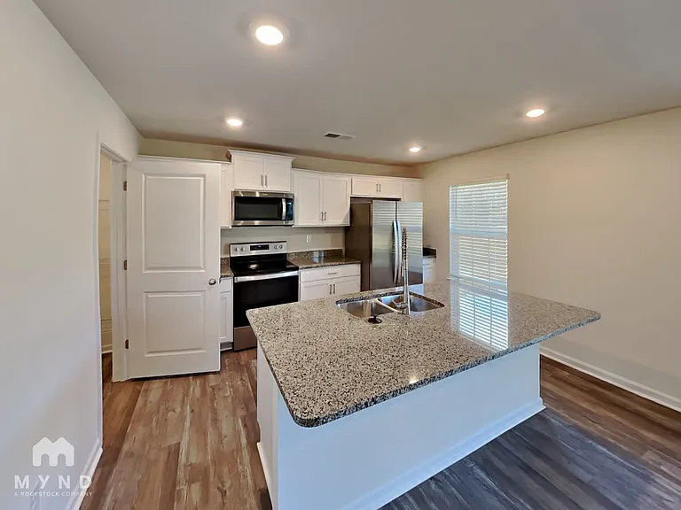 2259 Meadow Stream Dr — Photo 2
