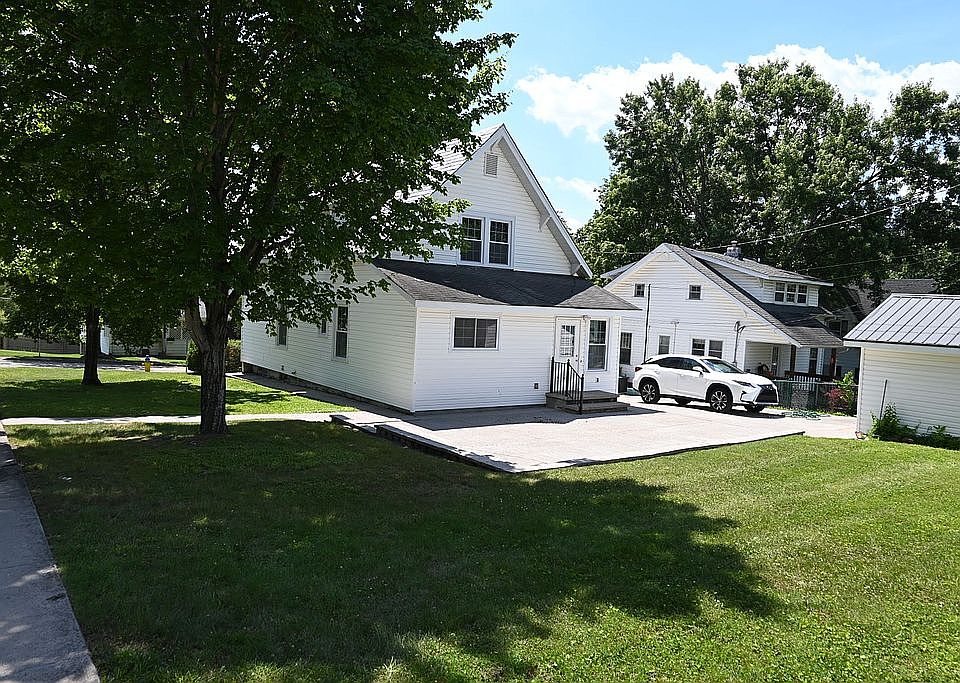 2nd image of 1404 Perkins St