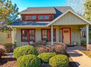 359 S Cottonwood St, Sisters, OR 97759