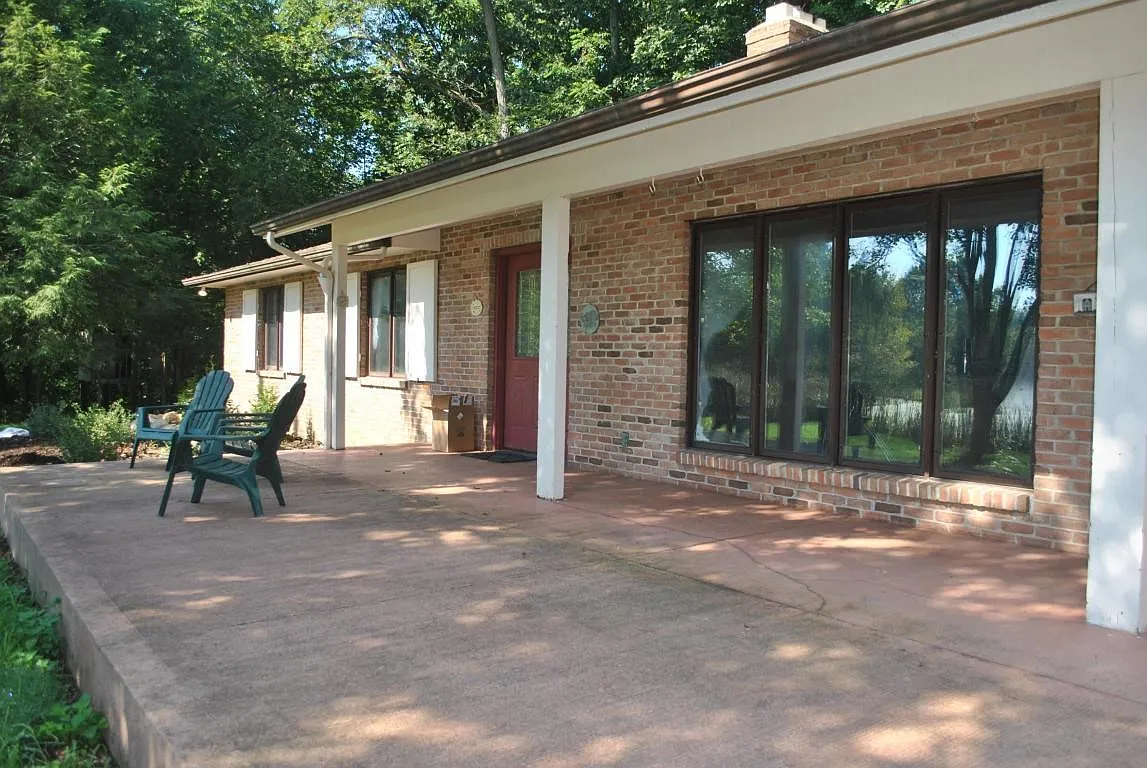2071 N State Route 61 photo 1