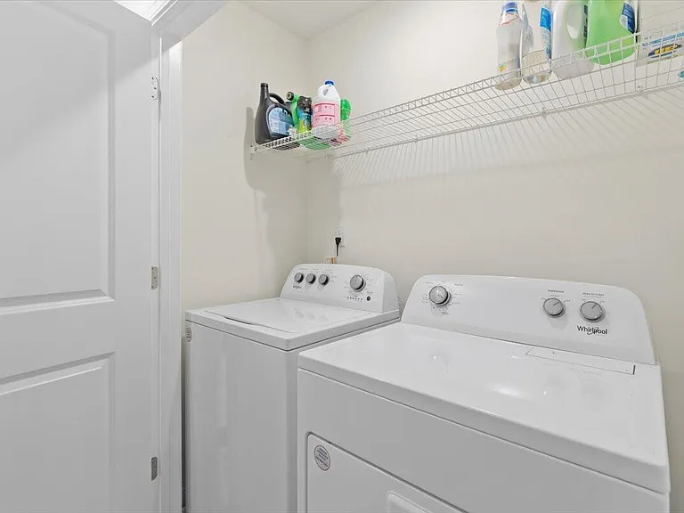702 Ridge Cliff Ln — Photo 11