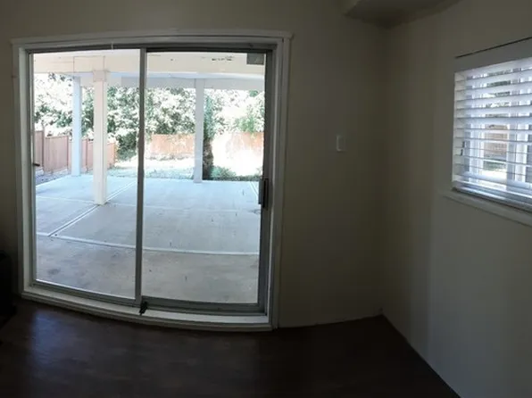 14079 114th Ave #1A, Surrey, BC V3R 2M5