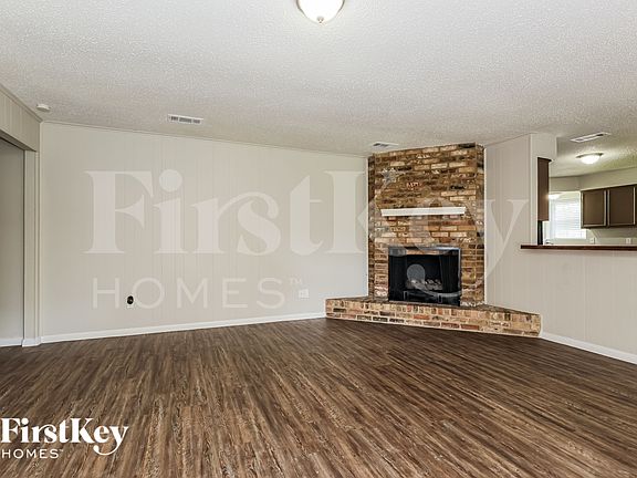 5th image of 26218 Maplewood Dr