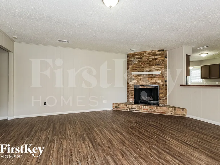 26218 Maplewood Dr — Photo 5